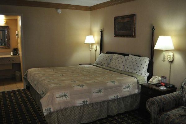 EXECUTIVE INN AND SUITES SPRINGDALE (Atlanta)